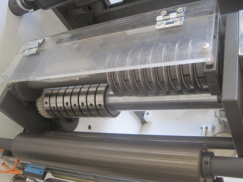 Rotary die cutting station